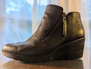 Sofft Salem Wedge Bootie - Size 9